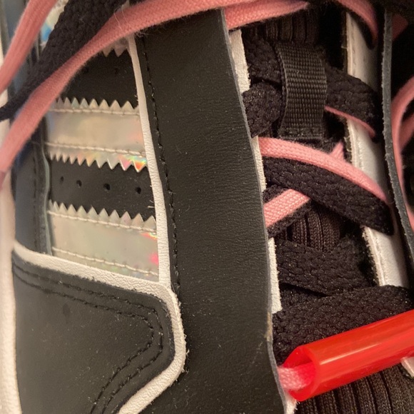 Adidas special edition Ladies size 9 1/2 - Picture 8 of 9